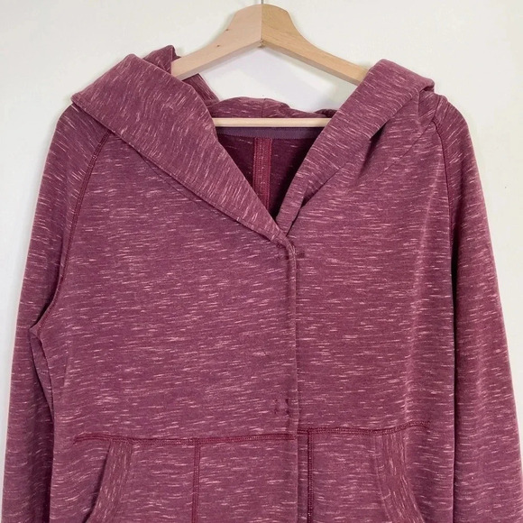 LULULEMON | FIND YOUR CENTRE WRAP IN RUST BERRY - Picture 5 of 16